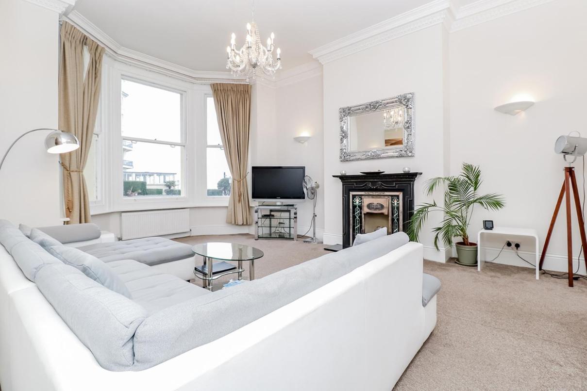 3 Queens Gardens Sea View Apartment Истбурн Экстерьер фото
