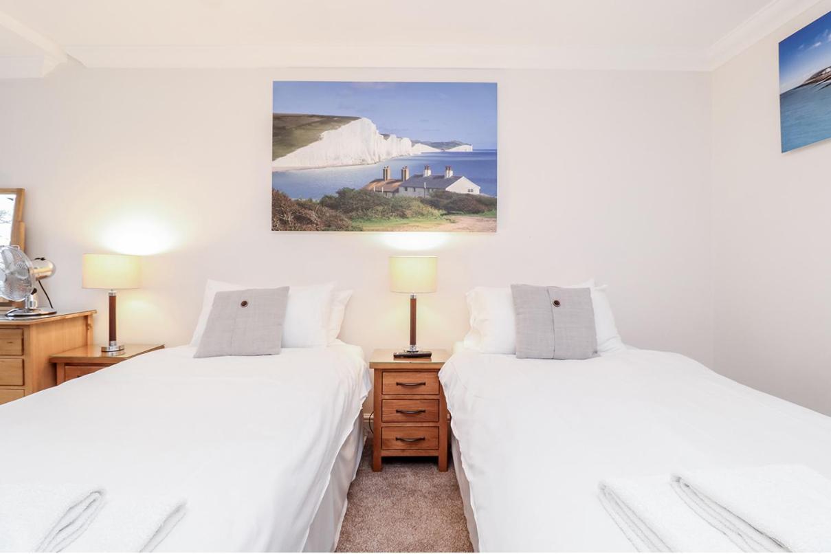 3 Queens Gardens Sea View Apartment Истбурн Экстерьер фото