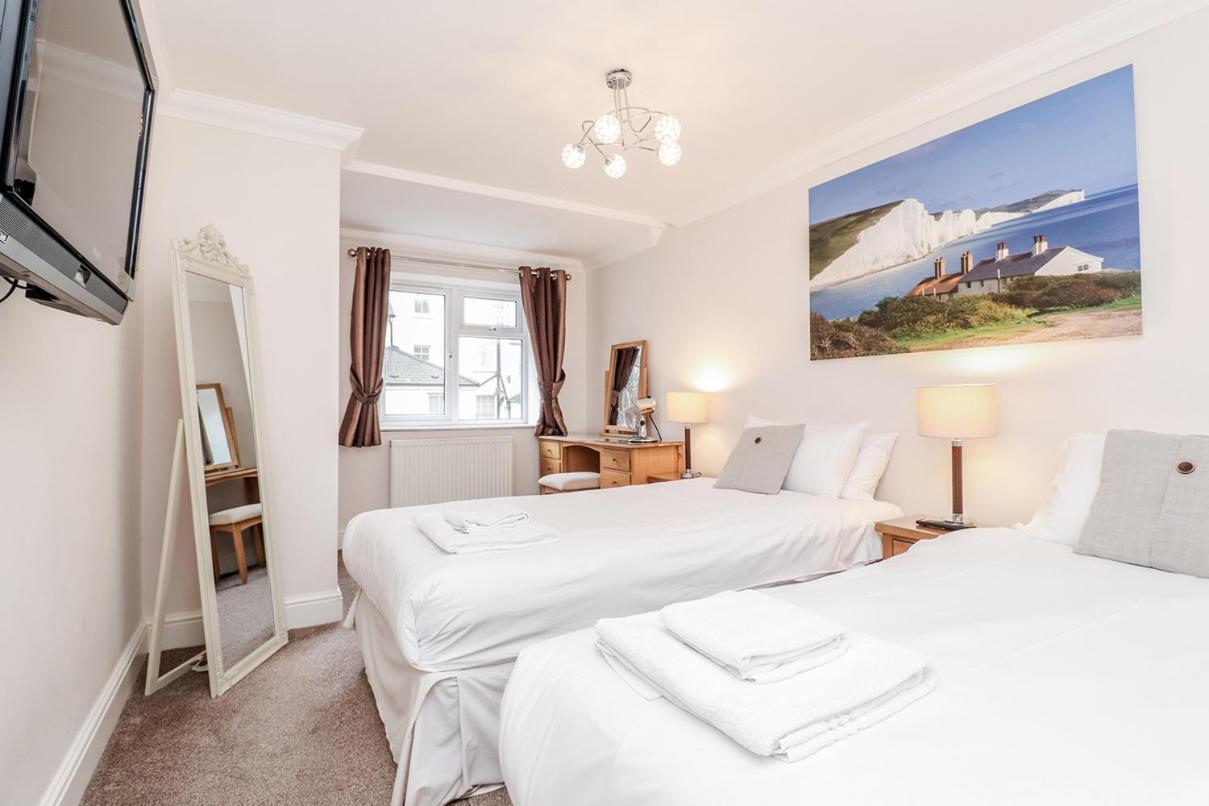 3 Queens Gardens Sea View Apartment Истбурн Экстерьер фото