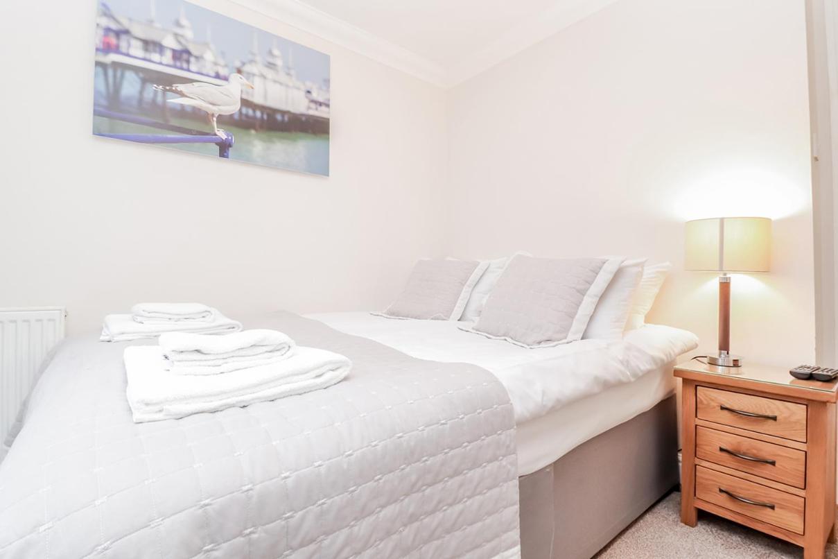 3 Queens Gardens Sea View Apartment Истбурн Экстерьер фото